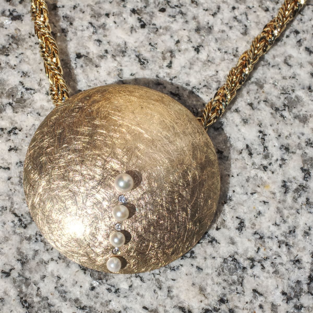 Kreisscheibe mit Perlen