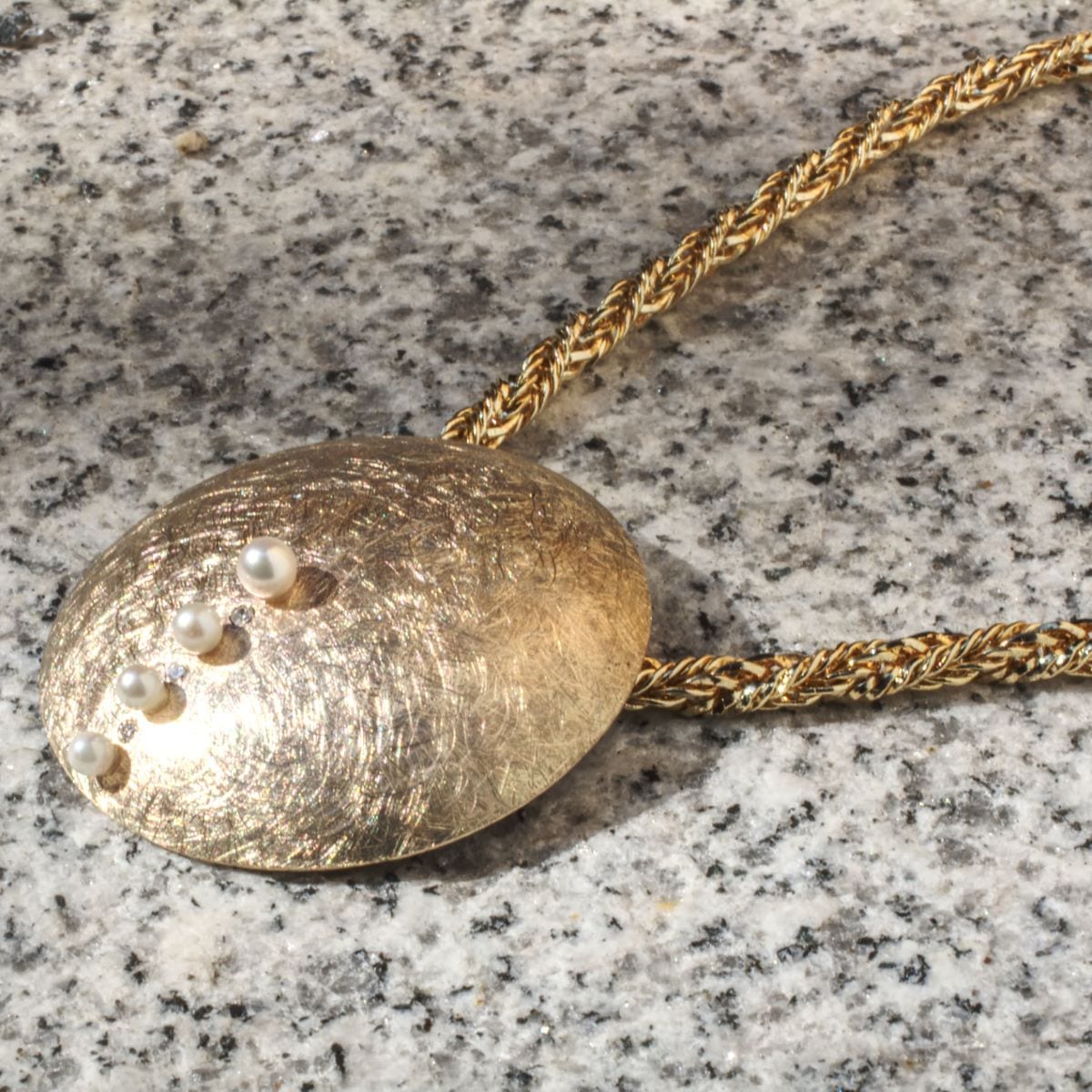 Kreisscheibe mit Perlen