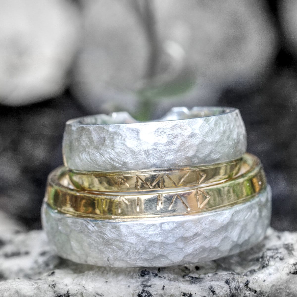 zweifarbige Eheringe mit Opal – Bild 9