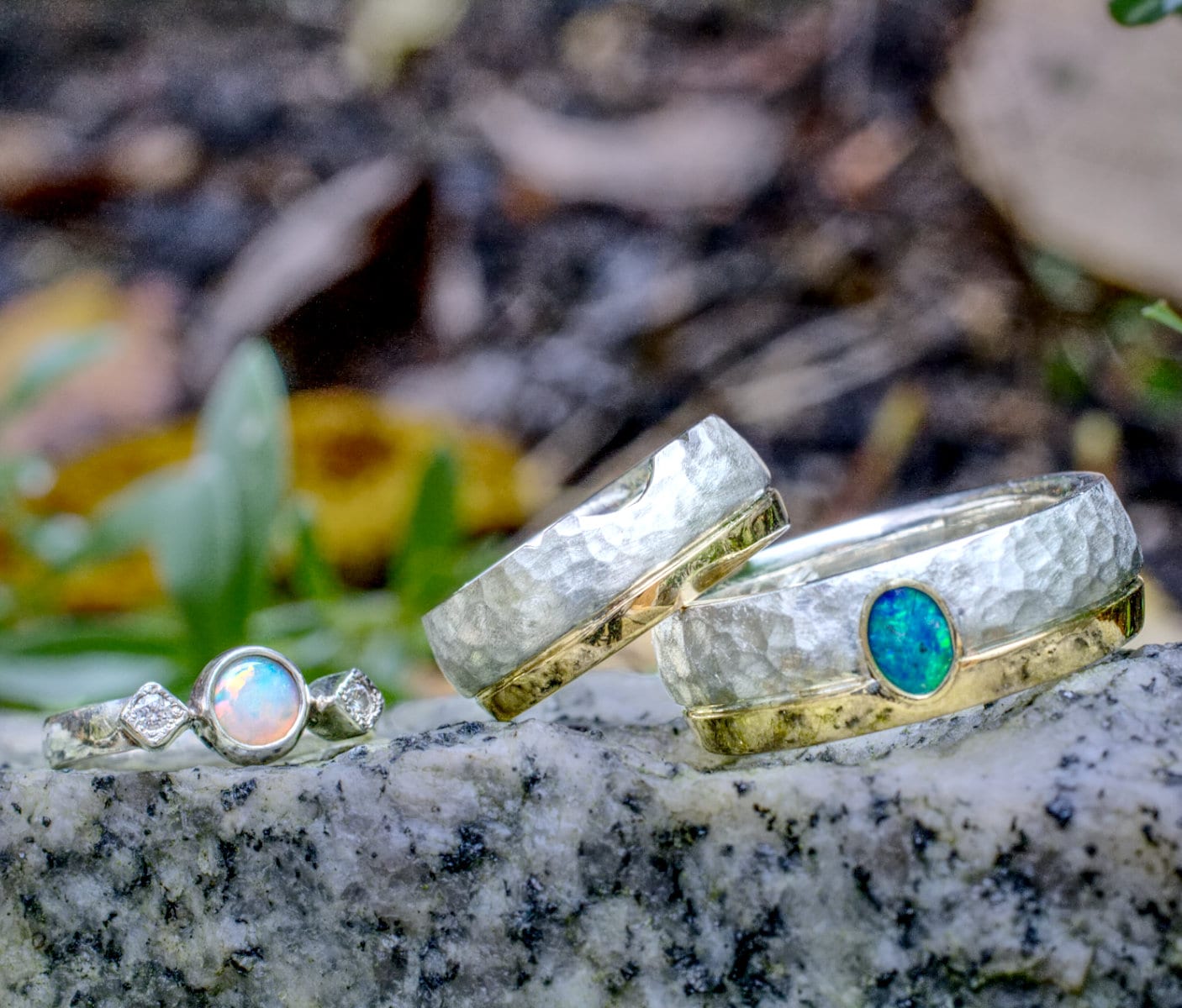 zweifarbige Eheringe mit Opal – Bild 6