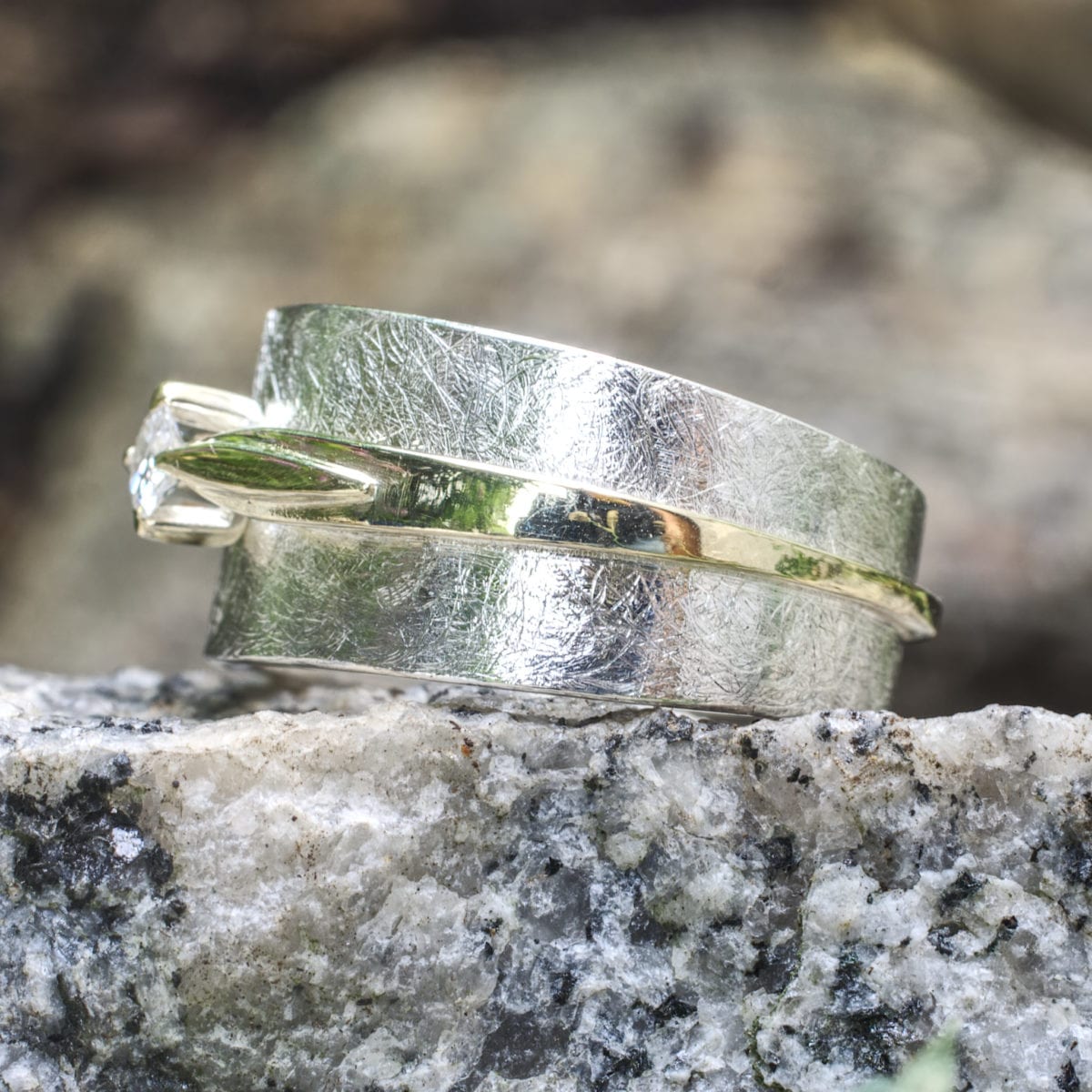 Silberschiene mit aufgesetztem Goldring – Bild 2