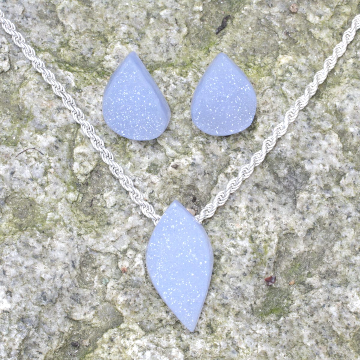 Chalzedon Ohrstecker & Anhänger