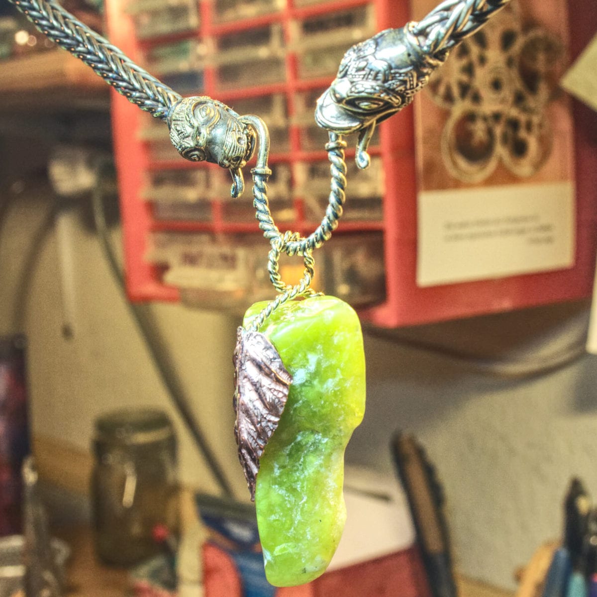 Jade in zwei Silberblättern – Bild 5