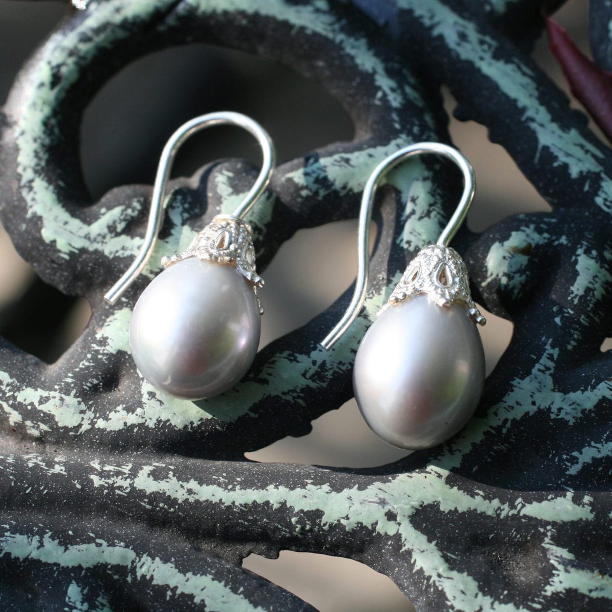 Ohrhänger graue Perlen