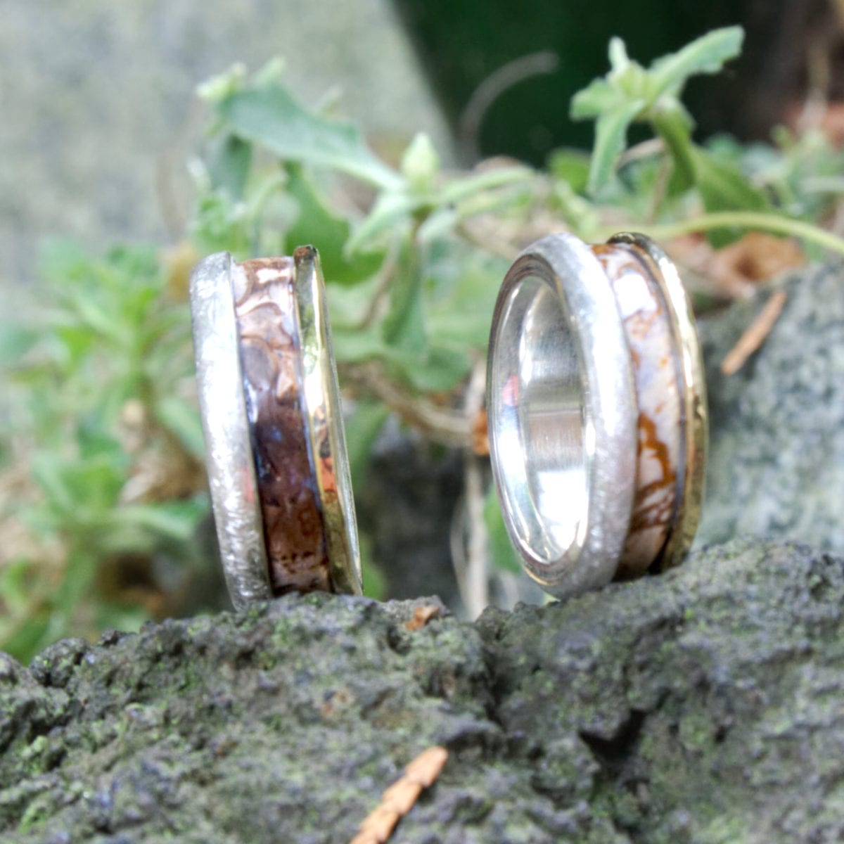 Trauringe Silber-Gold mit versteinertem Holz – Bild 9