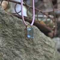 Aquamarin in Goldfassung