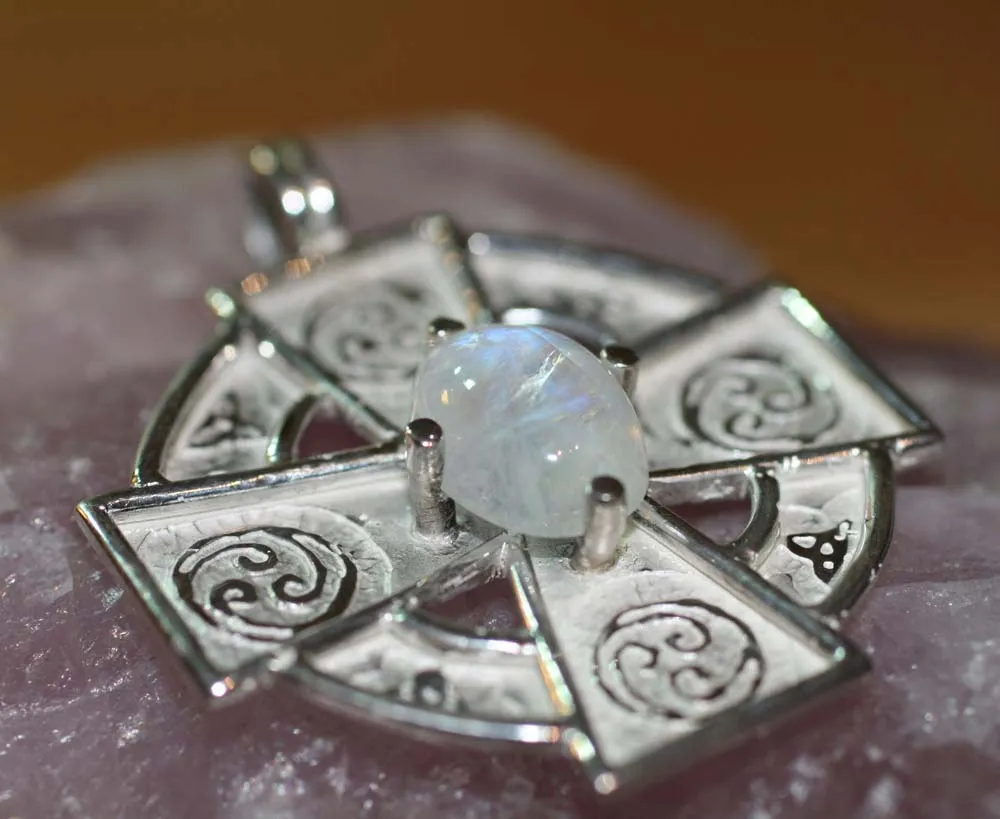 Anhänger Keltisches Kreuz mit Mondstein