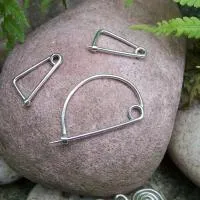 Keltische Fibeln aus Silber