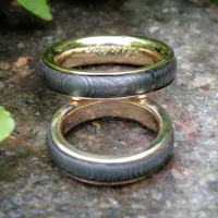 Augendamast mit Goldauskleidung