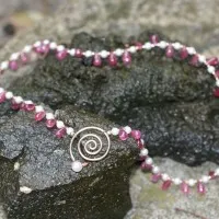 Rubintropfen Collier mit Ohrringen