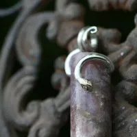 Schlange mit Turmalin