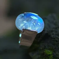 Silberring mit Mondstein-Cabouchon