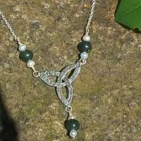 Wotansknoten Jade&Perlen