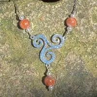 Triscele Sonensteine & Perlen