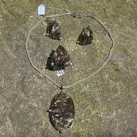 Ring , Anhänger und Ohrringe Serafinit