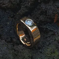 Gelbgoldring mit Brillant