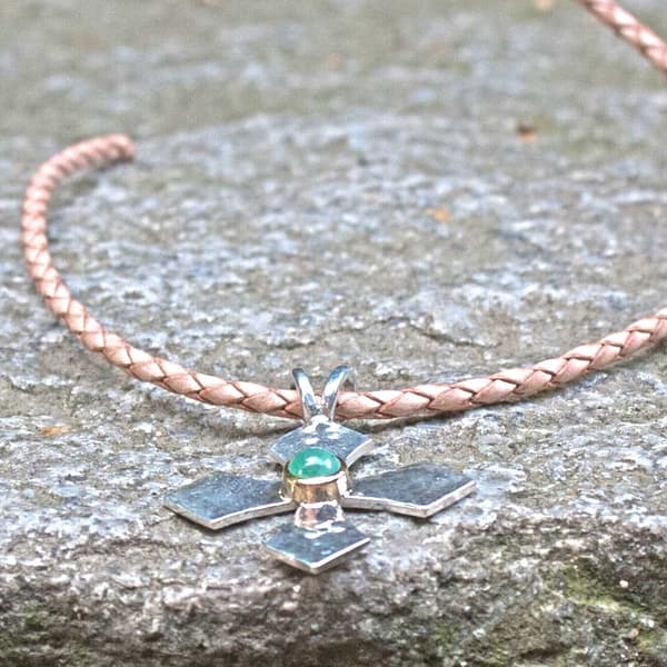 Taufkreuz mit Aventurin