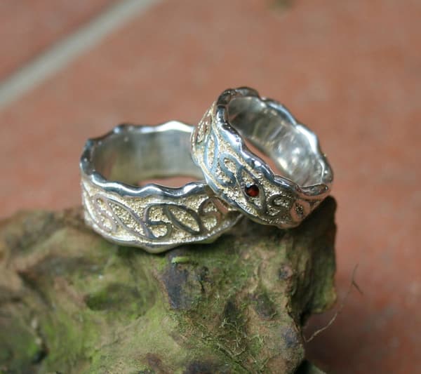 Silberringe Flechtband mit Goldstaub und Schmorrand