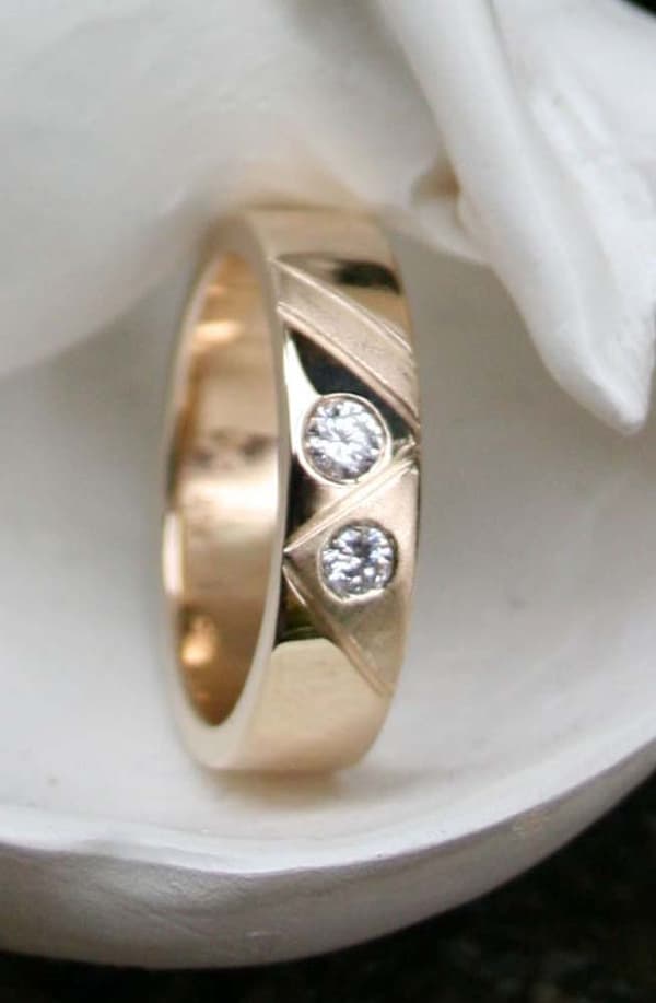 Ring mit 2 Brillianten