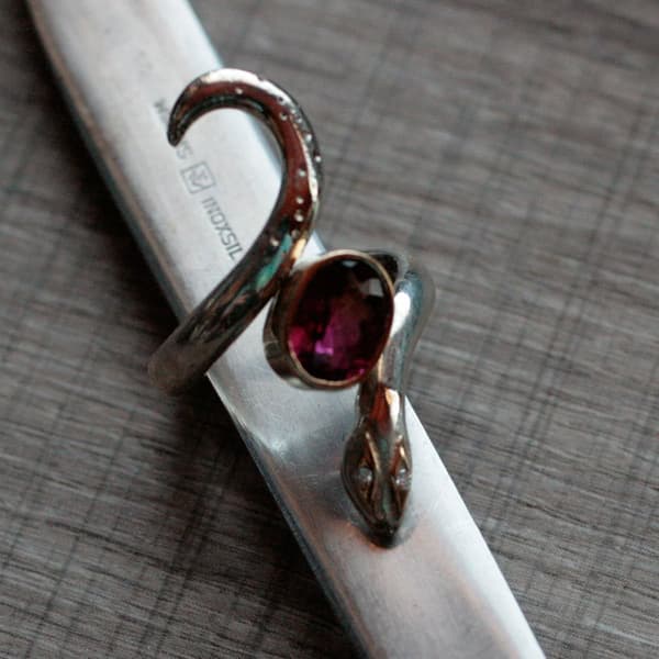 Schlangenring zweifarbig mit Rubellith und Brillant