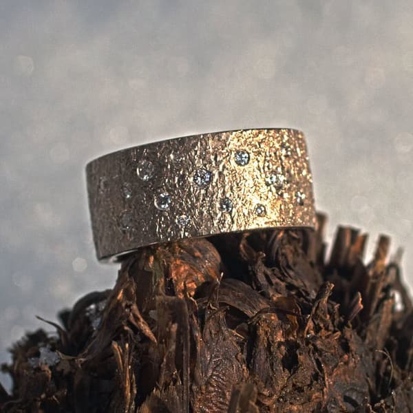 Gelbgoldring mit Brillanten