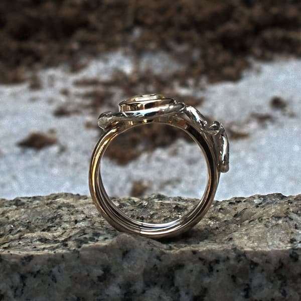 gelber Saphirring mit Silberring Schlange