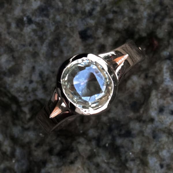 gelber Saphirring
