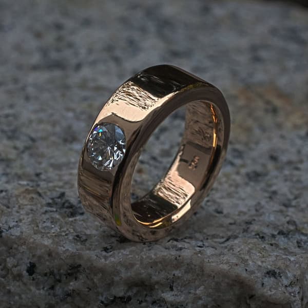 Gelbgoldring mit Brillant