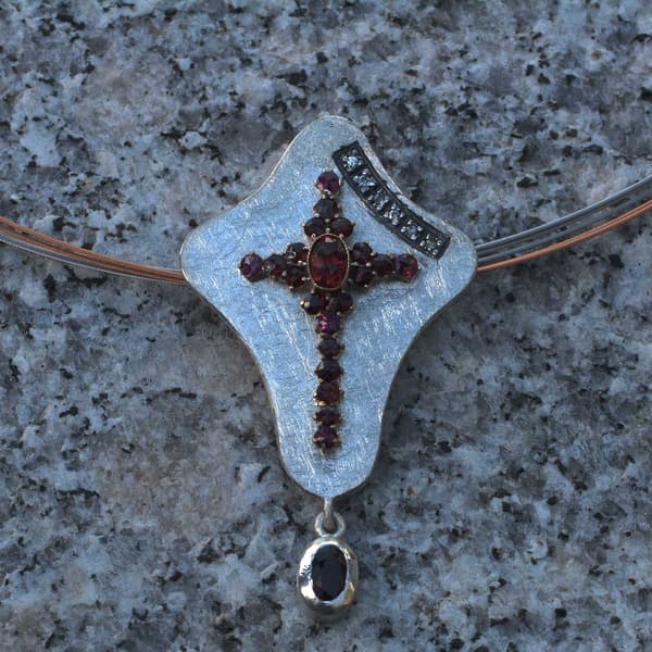 Umarbeitung Granatkreuz 4 Granatkreuz neu gestyled