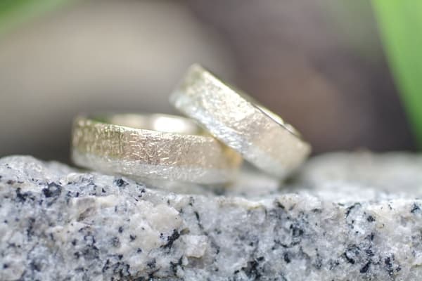 Eheringe zweifarbig selbstgeschmiedet – Bild 4