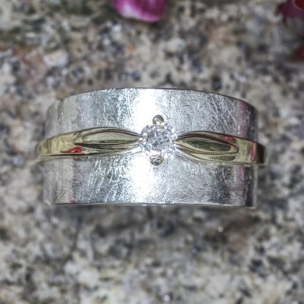 Silberschiene mit aufgesetztem Goldring – Bild 4