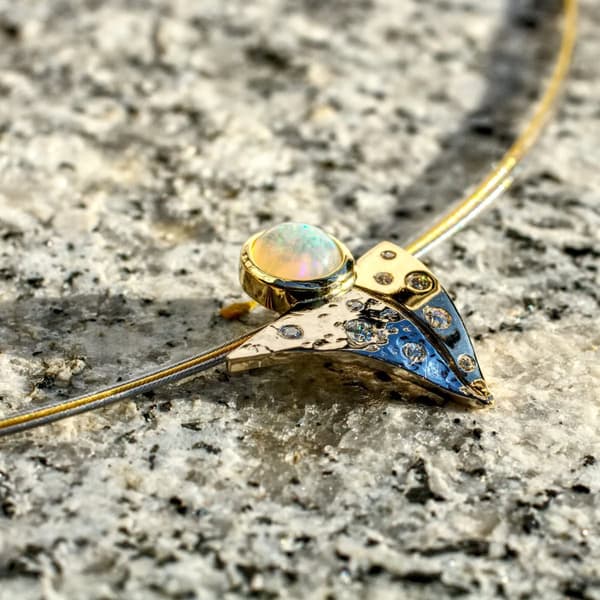 Anhänger mit Opal