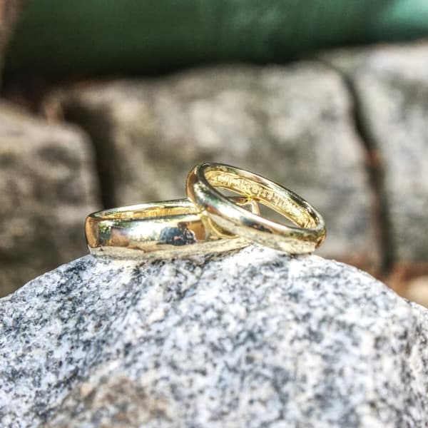 Klassische Eheringe Gold poliert – Bild 3