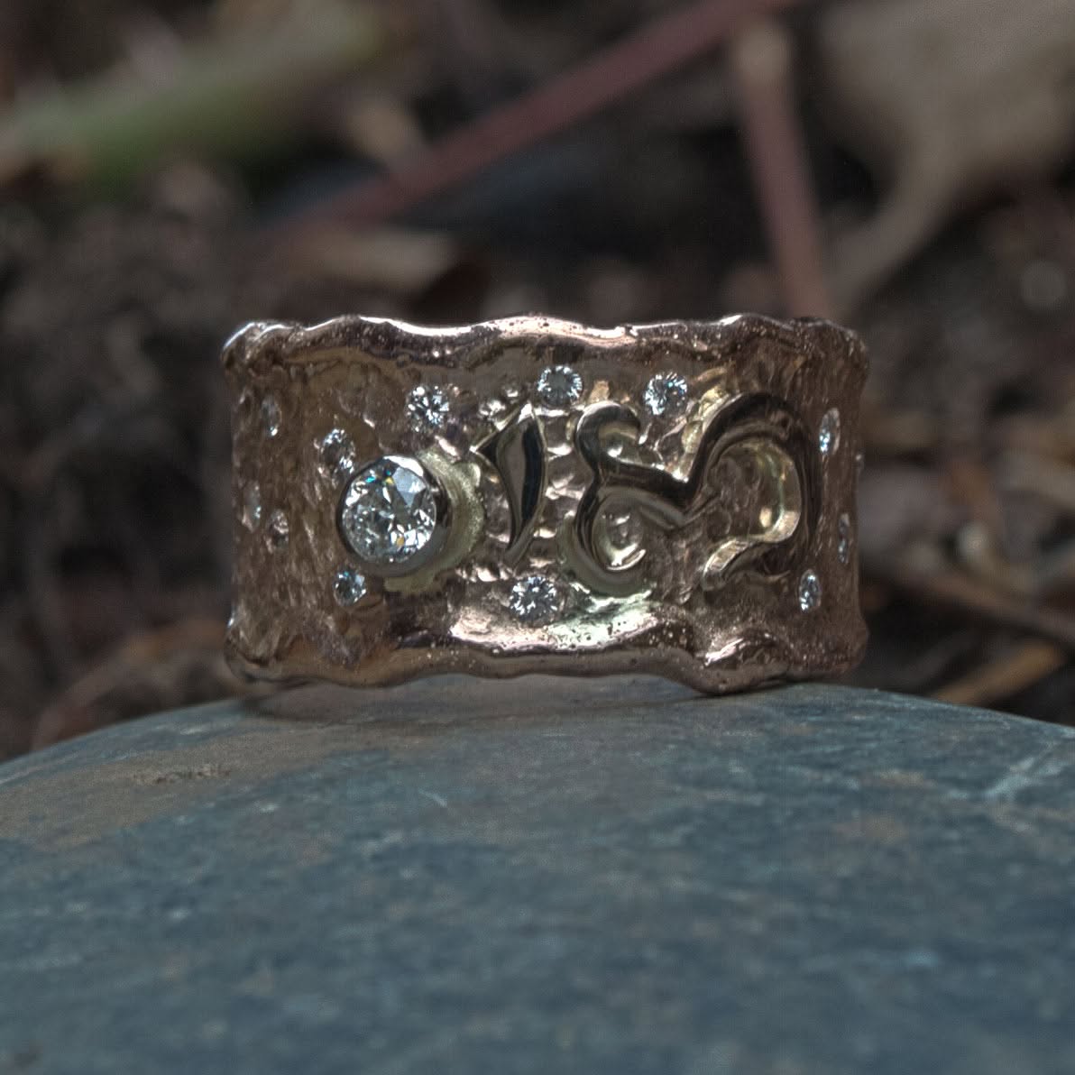 Goldring mit Om-Zeichen