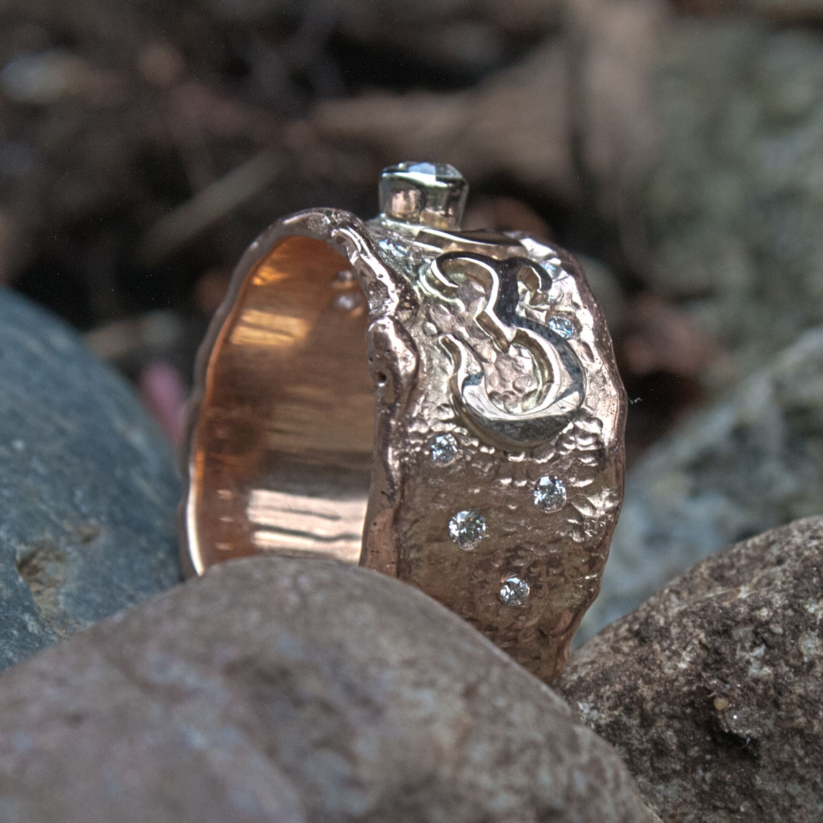Goldring mit Om-Zeichen