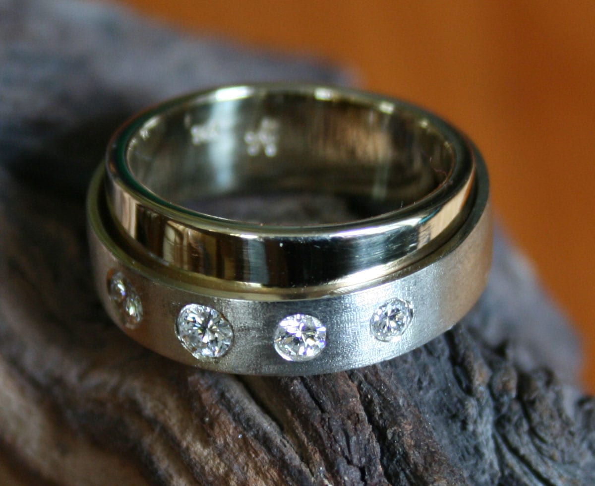 Doppelring mit Brillianten Doppelring mit Brillianten