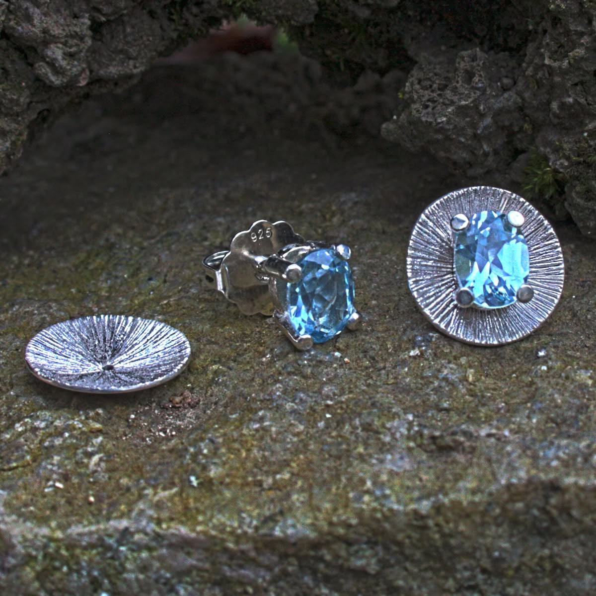 Ohrstecker Blautopas mit Beilagscheiben