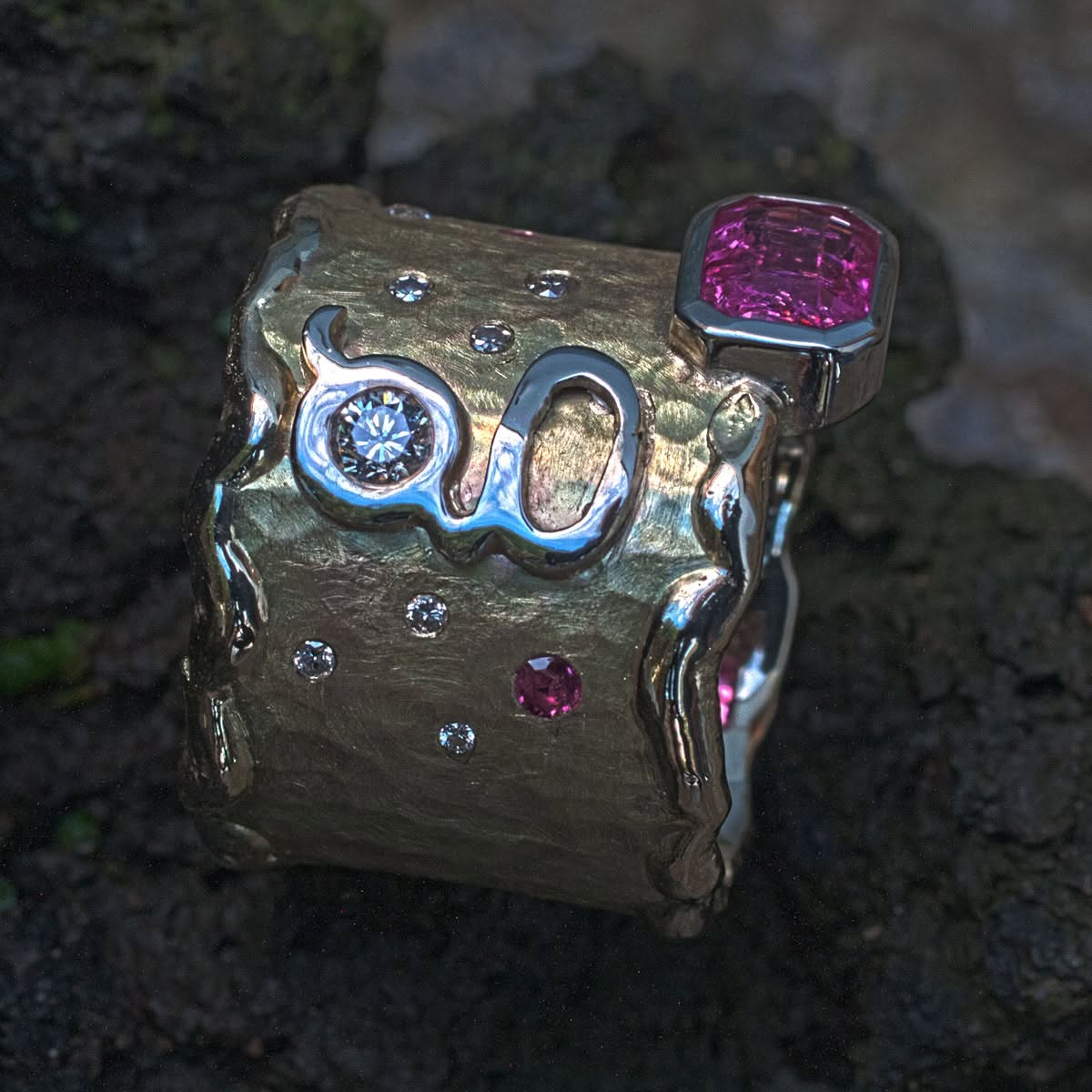 Gelbgoldring mit Weißgold Fassung und Weißgold g