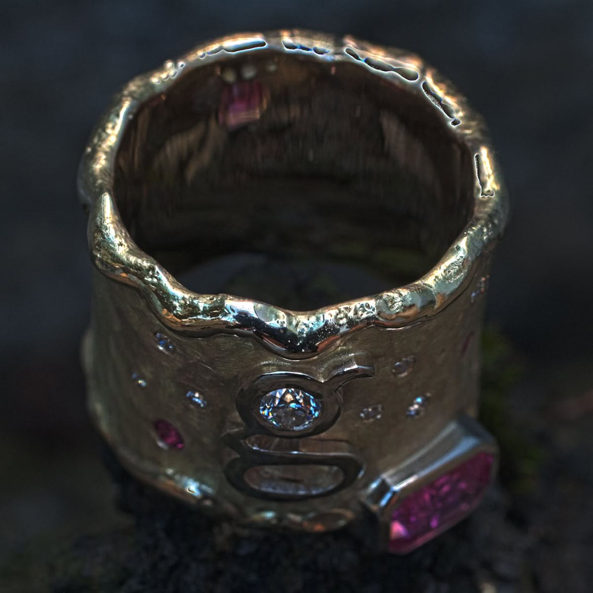 Gelbgoldring mit Weißgold Fassung und Weißgold g